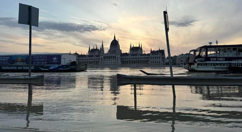 A budai alsó rakpart már szerdára elesett