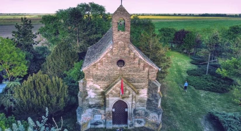 Ismét szentmisére várnak mindenkit az árpád kori templomnál