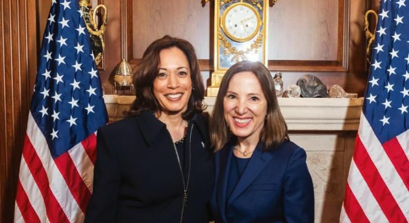 Megszólalt a volt amerikai nagykövet, szerinte Kamala Harris elnökként büszkén magabiztos lesz az Orbán-féle autokratákkal szemben