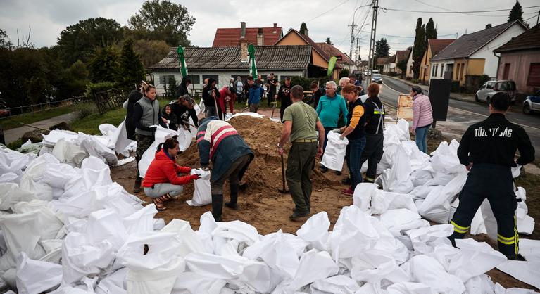 Rekord kártérítésre készülnek a biztosítók az árvíz miatt