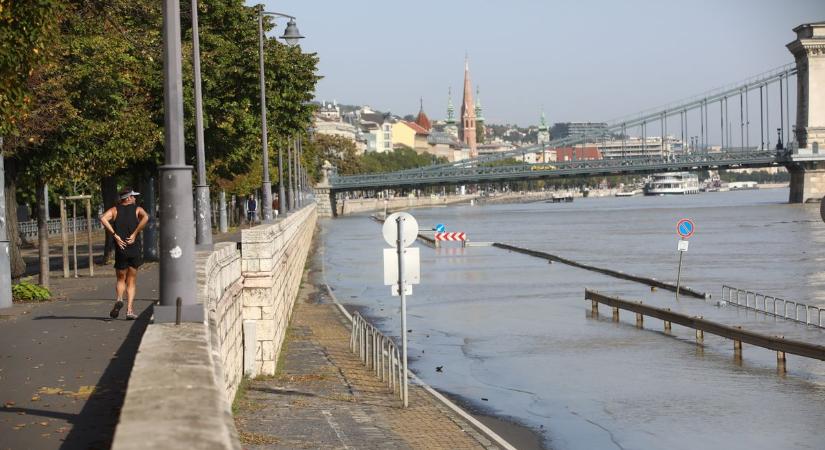 Friss képeket kaptunk a budapesti árvízhelyzetről: ilyen magas már a Duna vízállása a fővárosban - galéria