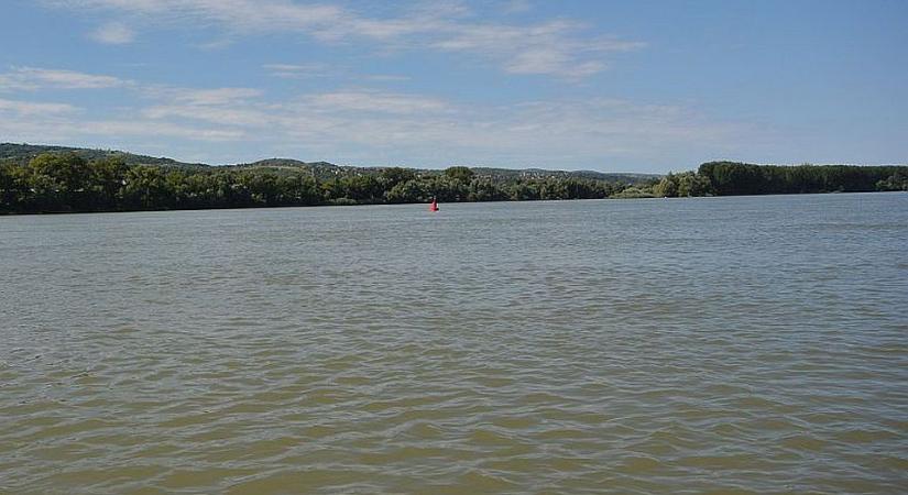 Bezdánnál, Apatinnál és Gombosnál áradhat ki a Duna a hét végéig