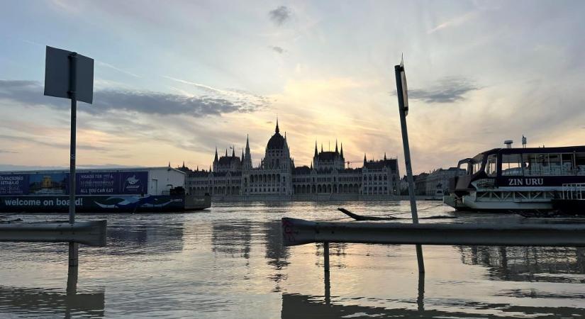 Kérik, hogy fotózkodni ne menjenek a gátakra