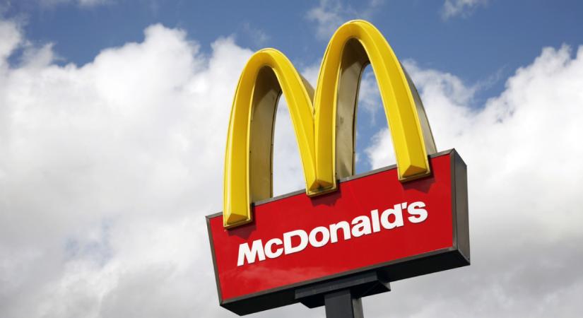 Az árvíz miatt bezárta egyik éttermét a McDonald's