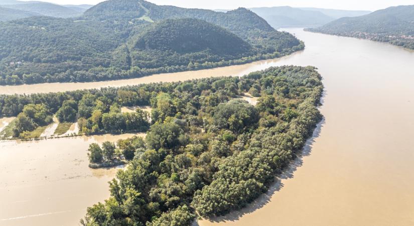 Már 7 méter felett a vízszint Budapesten, de jó hír érkezett a Lajtáról