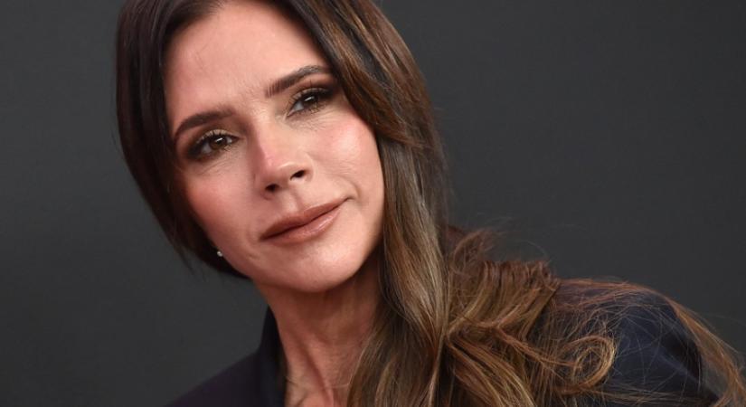 Victoria Beckham párducmintás szoknyája a szezon legmenőbb darabja, így viselheted stílusosan