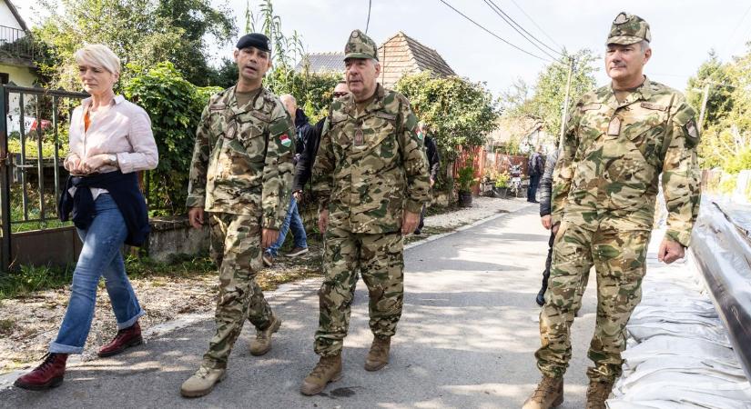 Neszmélyen az összefogás remek példáját látta a köztársasági elnök  videó