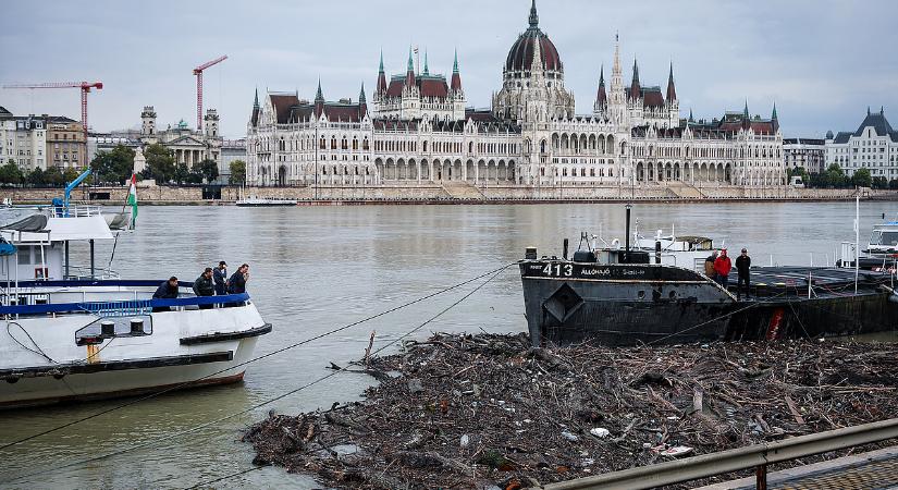 Eszkalálódik a káosz a tömegközlekedésben az árvíz miatt