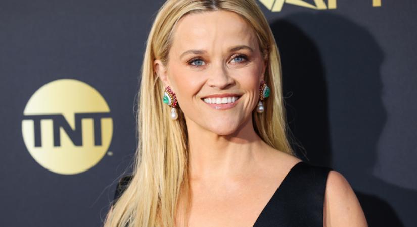 Reese Witherspoon is behódolt a régi-új nadrágtrendnek: a szezon legmenőbb darabjáról van szó