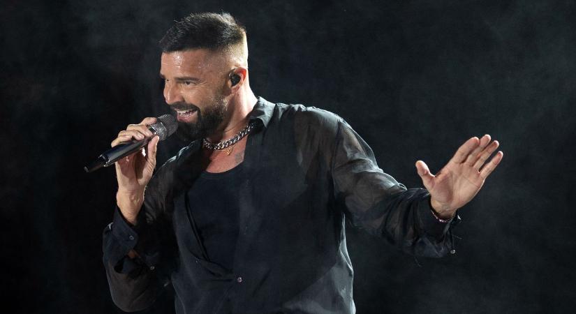 Ricky Martin Budapesten csatlakozik az árvíz elleni védekezéshez