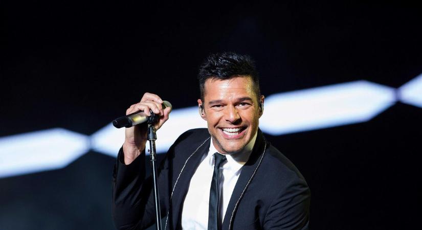 Ricky Martin koncertjén is gyűjtenek az árvíz miatt bajba jutottaknak