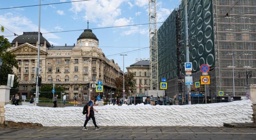 Dunaalmáson megakadályozták a víz áttörését