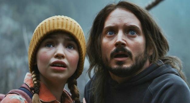 Alig lehet már ráismerni Elijah Wood-ra – Előzetest kapott az új filmje, a Bookworm!