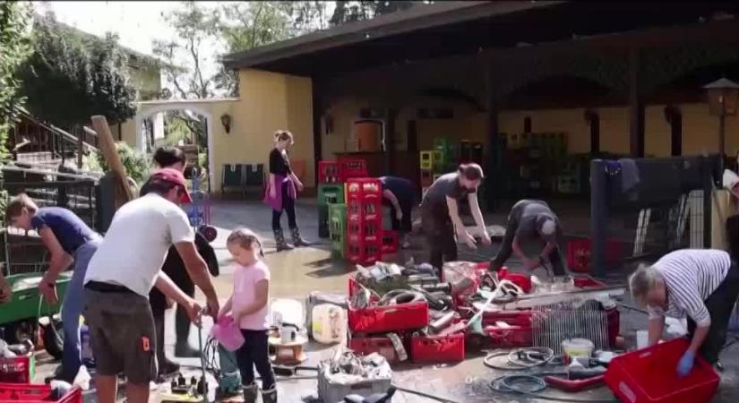 Ferenc pápa is imádkozott a Közép- és Kelet-európai árvizek áldozataiért  videó