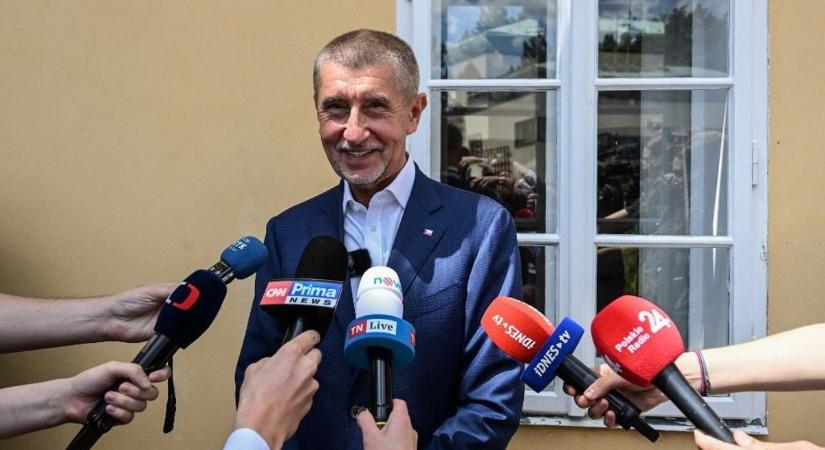 Visszatérne a miniszterelnöki székbe Andrej Babis