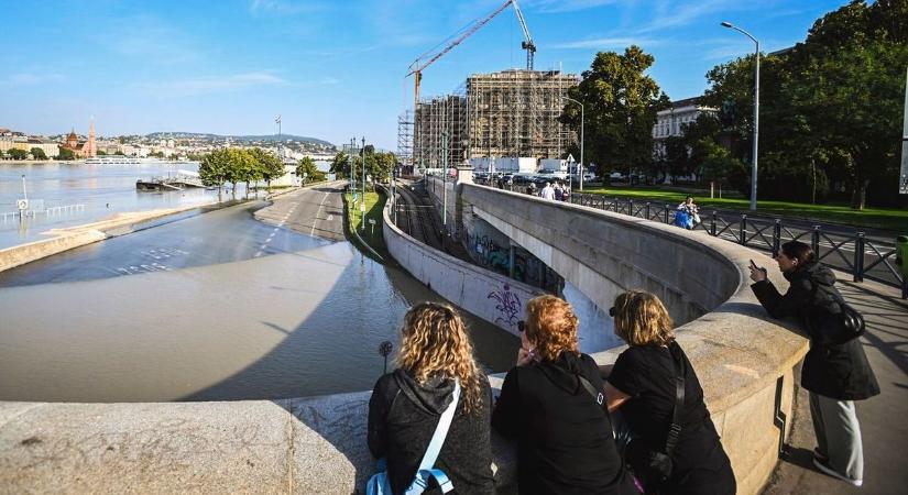 Több milliós büntetést is kockáztatnak a katasztrófaturisták