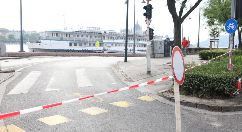 Mostanra győzött az ár - a folyó melletti utak nagy részén teljesen leállt a közlekedés