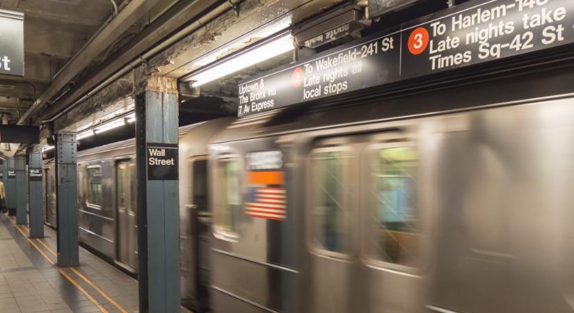 Elkötött egy metrószerelvényt egy tizenéves páros New Yorkban