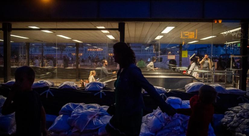 Nem áll meg az M2-es metró a Batthyány téren