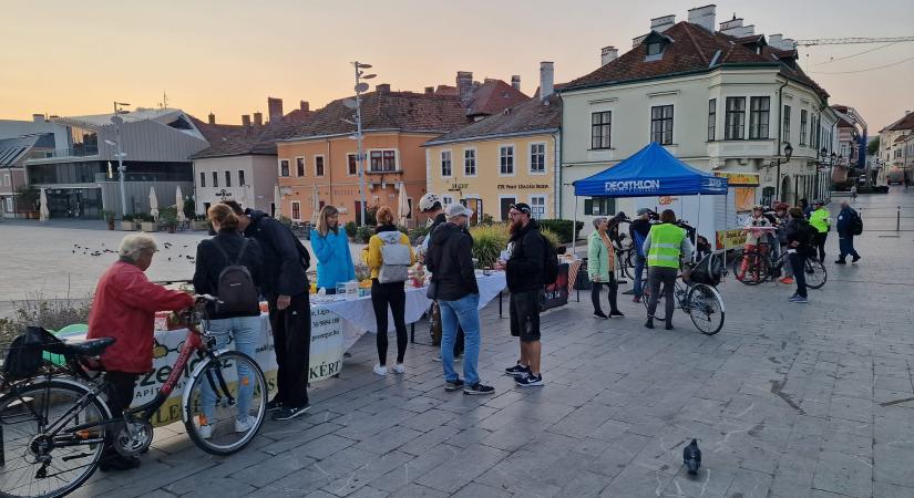 Finom reggeli a győri bringásoknak