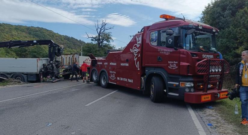 Frontális karambol volt Piliscsabán, két ember meghalt