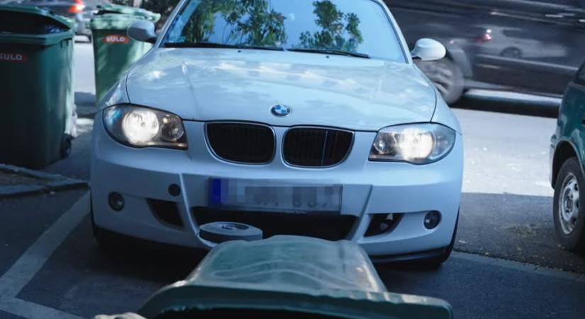 Ahogy Janklovics Péter játssza a „vak” BMW-st, úgy nem játssza senki