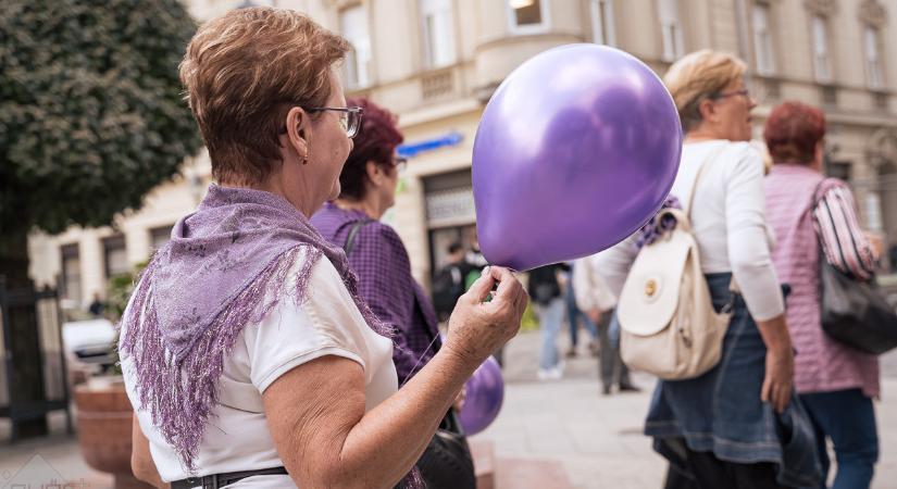 Felvonulás és bemutató a belvárosban