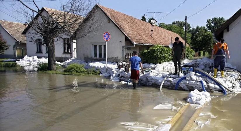 Hatalmas pusztítást okoz a mindent elsöprő árvíz: Ki állja majd a károkat?