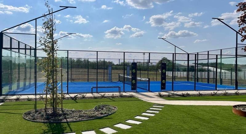 Okosabb és könnyebb játék a tenisznél: hódít a padel