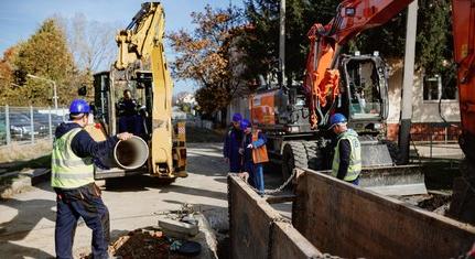 Befejeződött a távhővezeték-építés a keleti városrészben, az új vízvezetékek is elkészültek