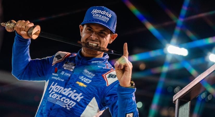 NASCAR: Olyan győzelmet aratott Kyle Larson, amire közel fél évszázada nem volt példa Bristolon