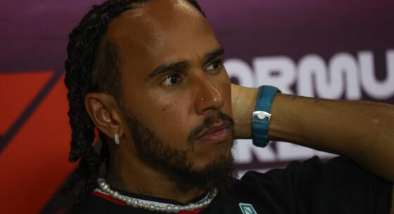 Hamilton támogatja Verstappent, hogy bojkottálja a „nevetséges” FIA-büntetést