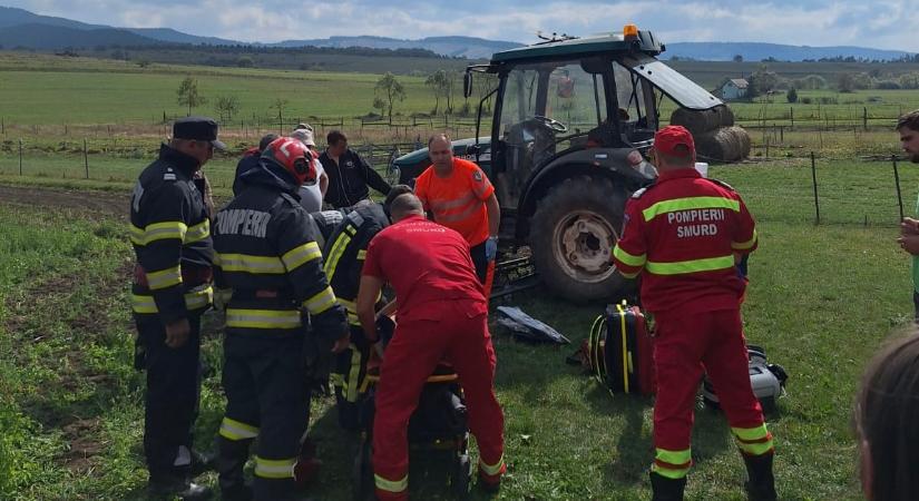 Traktor alá szorult egy férfi Hargita megyében