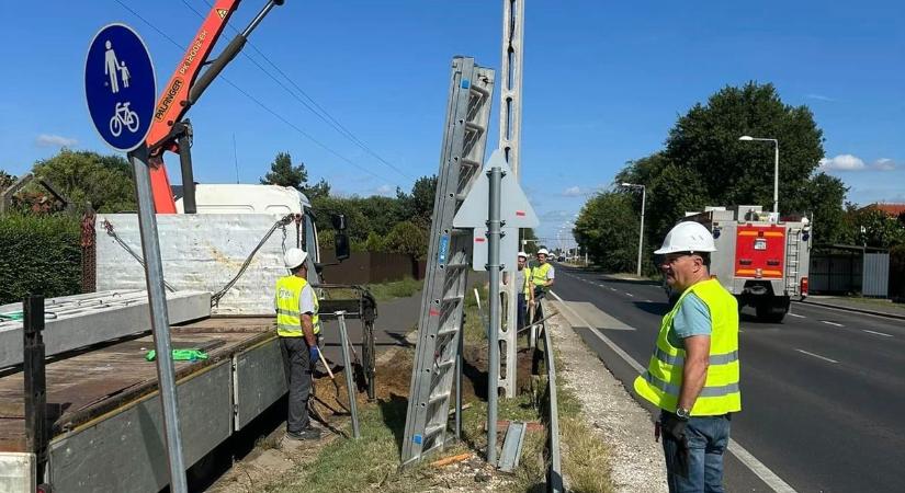 Új zebrák kiépítésébe kezdtek Bocskaikertben