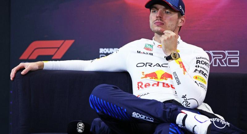 Verstappen már hosszabb válaszokat adott az FIA sajtótájékoztatóján – de csak egy hajszállal