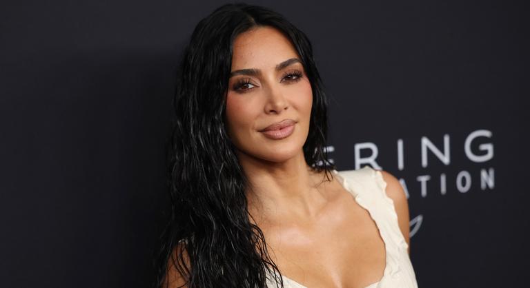 Kim Kardashian gyilkosokat látogatott meg a börtönben