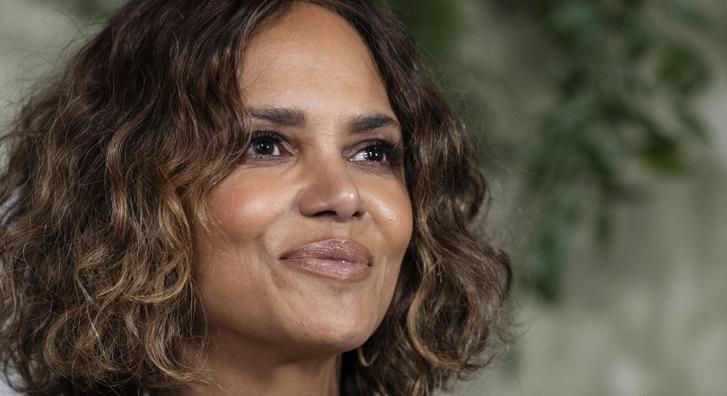 Halle Berry volt, hogy nem fürdött le új filmje forgatása alatt: „Segített, hogy koszosnak érezzem magam"