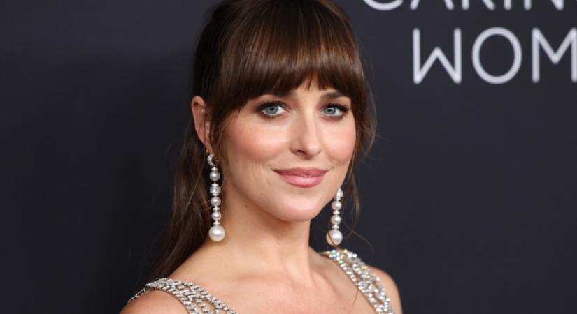 Dakota Johnson teljesen átlátszó ruhába bújt - Senki sem jutott szóhoz a látványtól