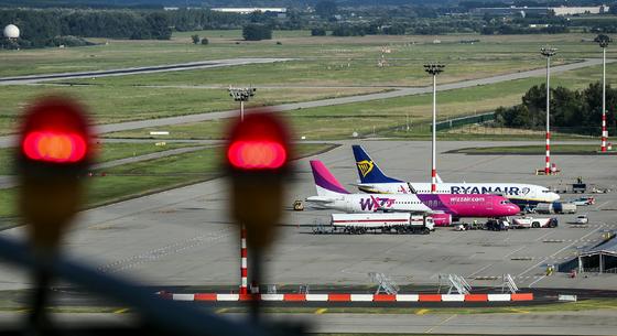 Felújítják és kibővítik a ferihegyi reptérre vezető utat, mert annyira rossz az állapota, hogy kínos az ide érkező külföldiek előtt