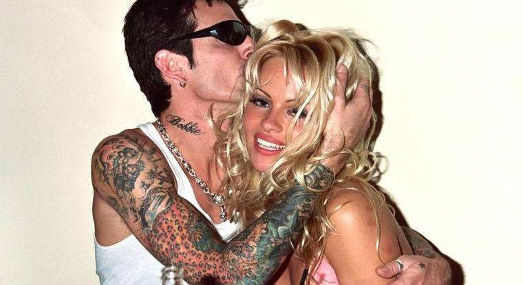 Sorozat készül Pamela Anderson és Tommy Lee szexvideós botrányáról