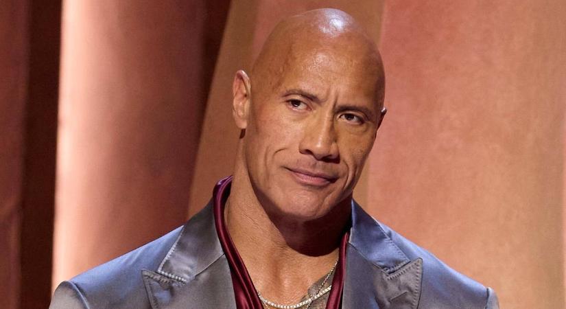 Megható: még Dwayne Johnson, A Szikla is elérzékenyült, amikor a korábbi tömeglövöldözésben érintett diákok meglátogatták