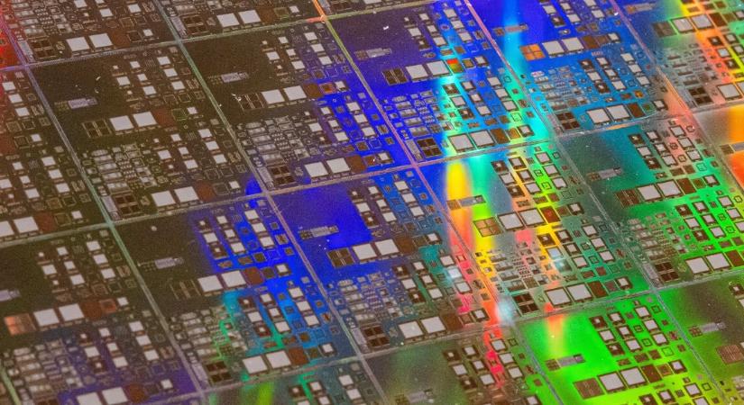 Gigantikus chipgyárat vihet az Egyesült Arab Emírségekbe a TSMC és a Samsung