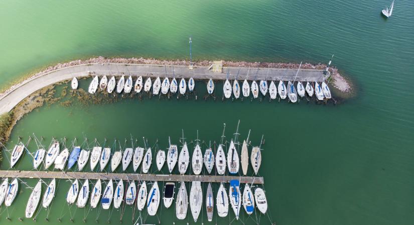 A Kúria megsemmisítette a balatonföldvári strandkikötő engedélyét