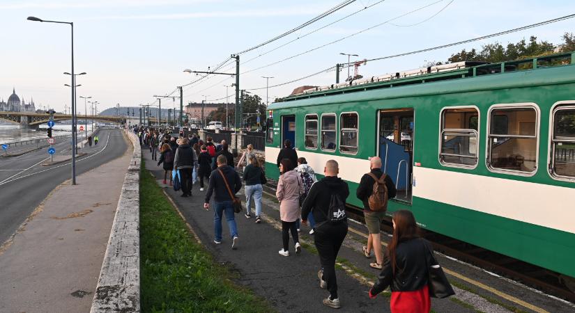 Újra a teljes vonalon jár a szentendrei HÉV