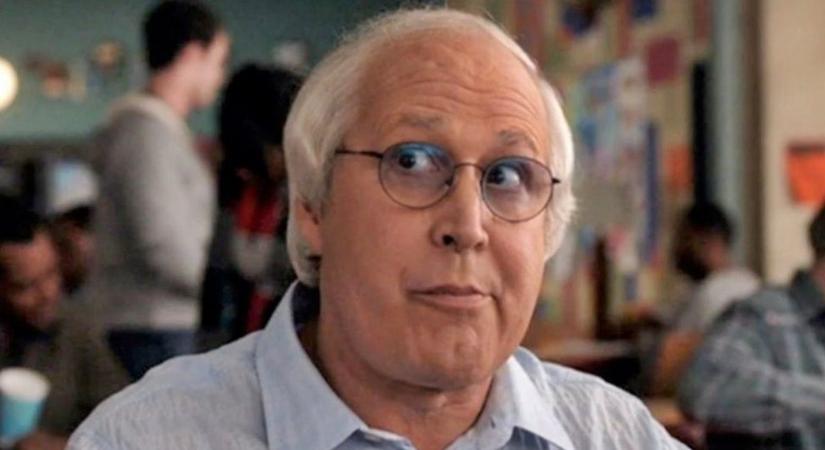 Döbbenet! Chevy Chase lelépett sorozatának éppen évadzáró epizódja előtt