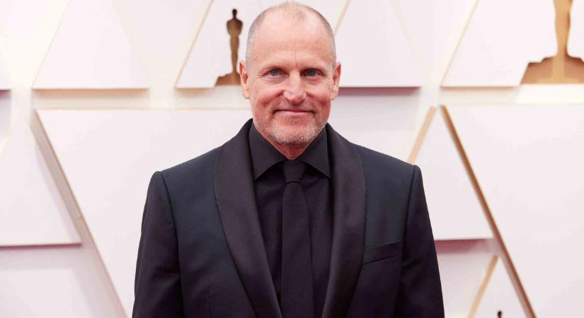 Woody Harrelson élőben nagyon izgalmas – világsztárokkal bulizott Jaksity Kata