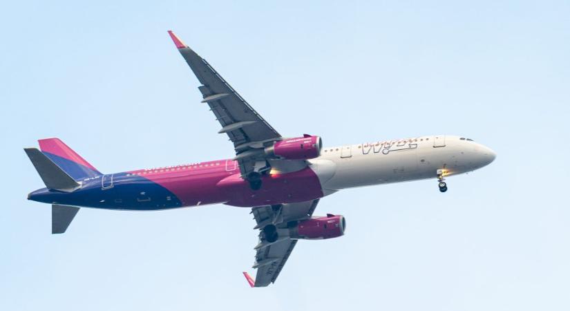 Fél nap várakozás után törölte budapesti járatát a Wizz Air, több utas a montenegrói reptéren rekedt