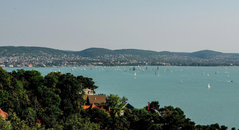 Több a vendég, mégis kevesebb a bűntény a Balatonnál