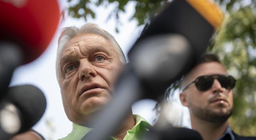 „Forduljanak a kivitelezőhöz” – Tanácsolta Orbán Viktor, amikor arról kérdezték, helyesnek tartja-e, hogy a Budapest-Belgrád beruházásból az édesapja gazdagodik