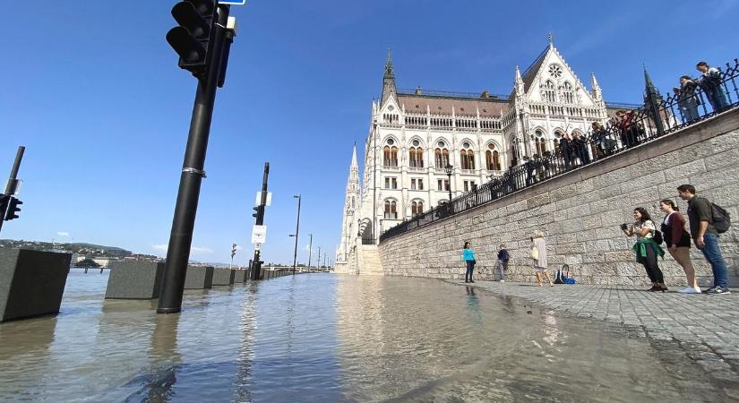 Árvíz: újra megnyílt az alsó rakpart